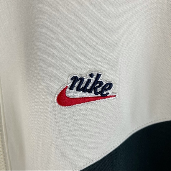 *SOLD Nike Men’s Heritage Windrunner Track Jacket - Picture 4 of 9